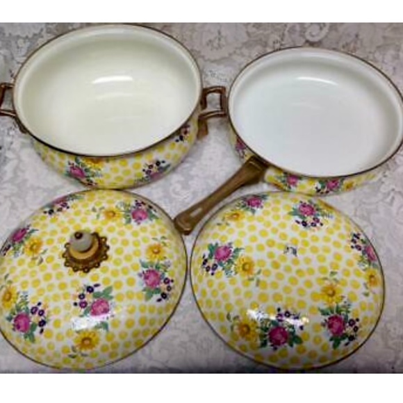 MacKenzie Childs Buttercup 4pc Enamel Cookware -5qts Covered Pot and Skillet - Picture 9 of 9